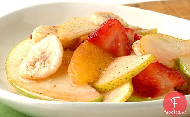 Ensalada de Frutas Frescas con Jarabe de Nuez Moscada y Canela