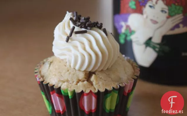 Cupcakes con Chispas de Chocolate y Crema Irlandesa