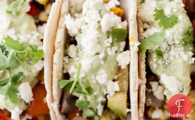 Tacos De Verduras Asados Con Crema De Aguacate Y Queso Feta
