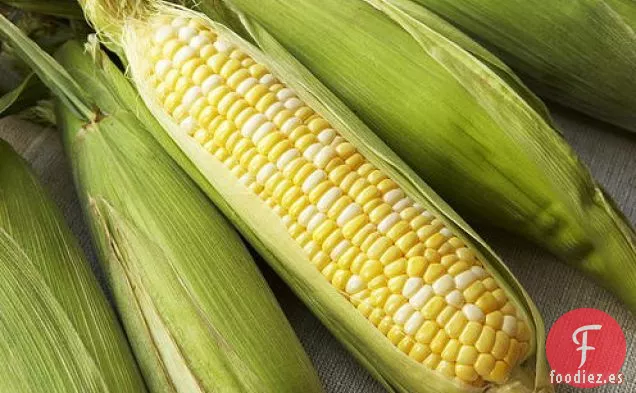 Ensalada de Maíz, Cilantro y Rúcula con Aderezo de Yogur
