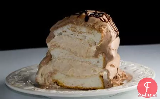Pastel de Ángel de Mousse de Moca con Crema Batida de Chocolate