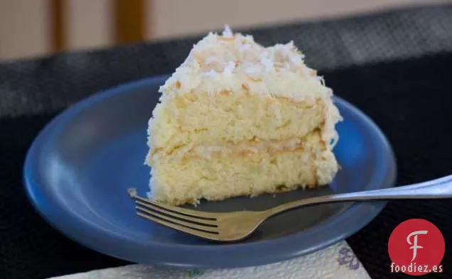 Pastel de Coco de Celebración de Lirio Blanco-Pequeño