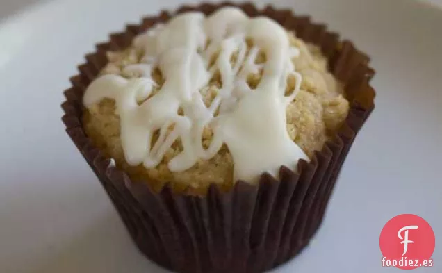 Muffins de Pastel de Piña Rellenos de Queso Crema
