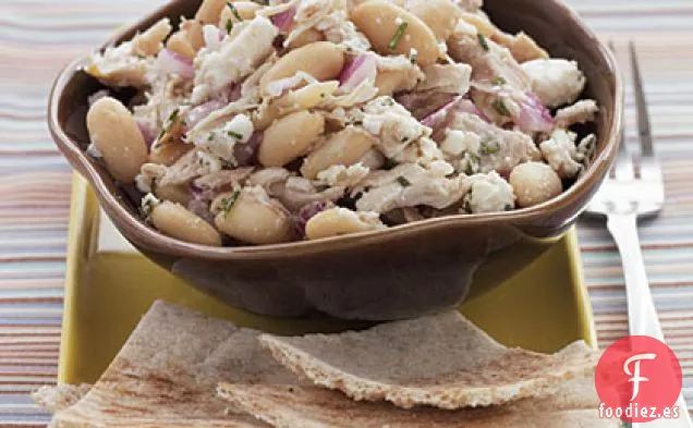 Pollo Asado y Frijoles Blancos con Aderezo Griego