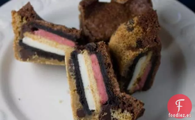 Barras de Brownie Oreo con Chispas de Chocolate Napolitano