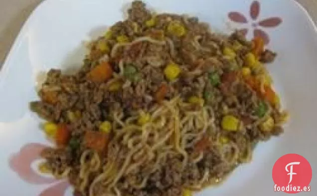 Fideos Rizados de Carne Molida