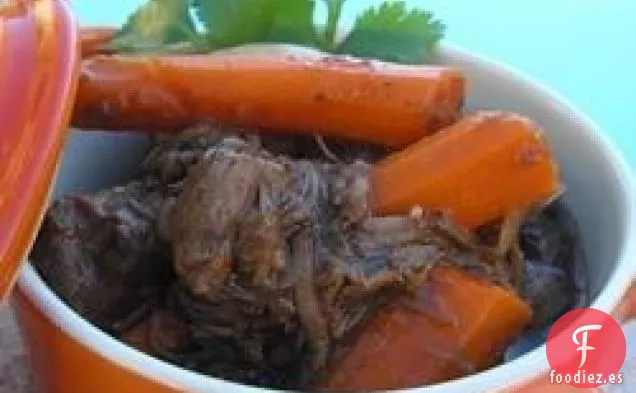 Estofado de Carne de Res Cocido A Fuego Lento