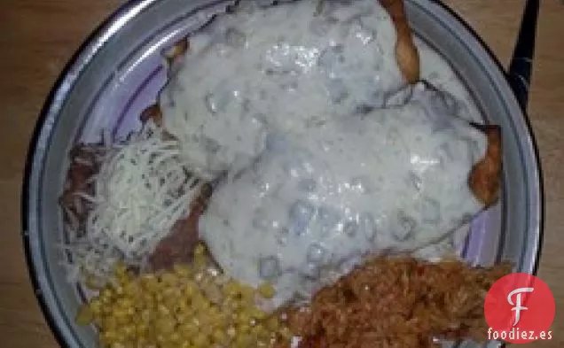 Chimichangas de Pollo con Salsa de Crema Agria