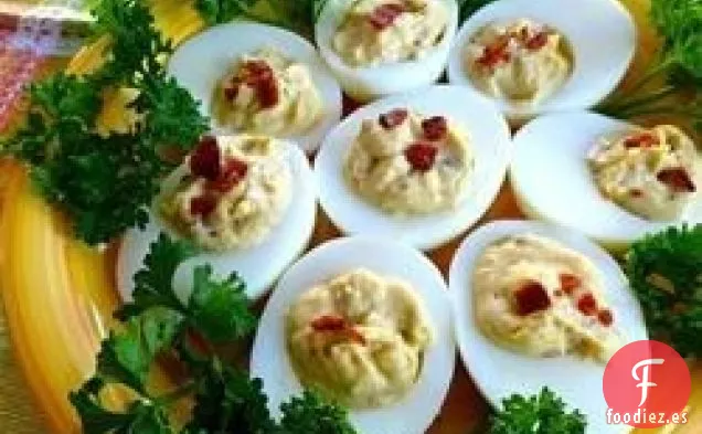 Huevos Rellenos de Tocino Picante