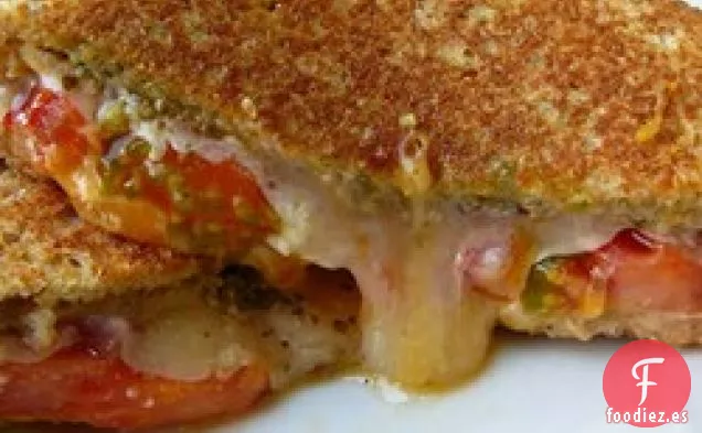 Sándwich de Queso A La Parrilla al Pesto