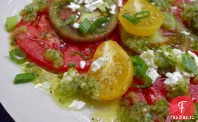 Ensalada De Tomate Con Vinagreta De Salsa Verde