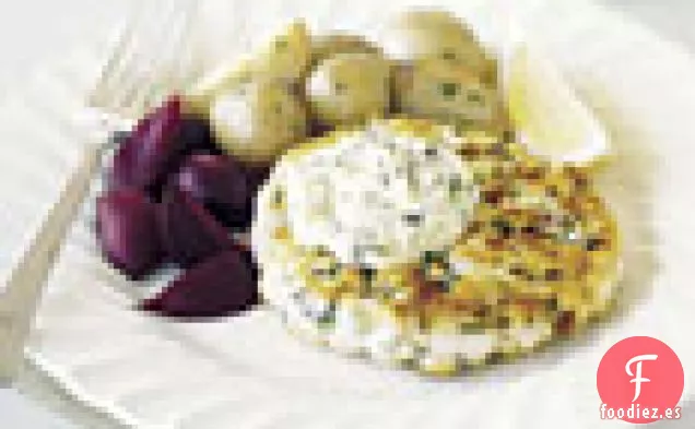 Pasteles de Pescado de Nueva Inglaterra con Salsa Tártara a Base de Hierbas