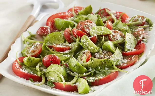 Ensalada de Tomate Fresco y Tomatillo