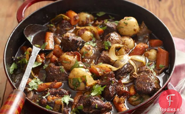 Carne de Cerdo y Verduras en Salsa de Tomate y Cascabel