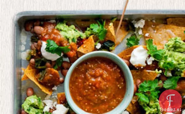 Nachos Con Poblanos, Salsa Fresca Y Guacamole