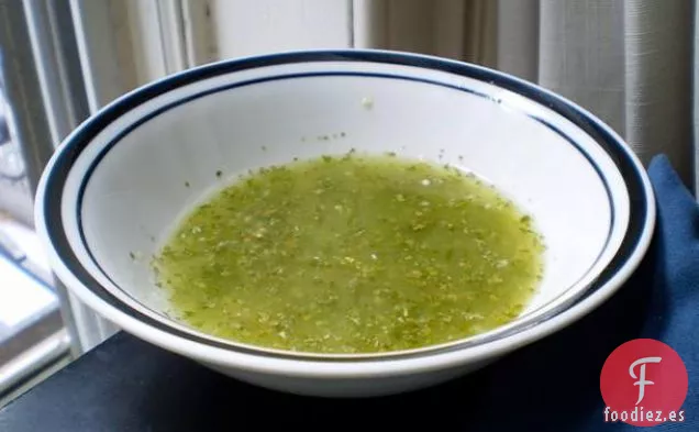 Saludable y Delicioso: Salsa de Tomatillo Cruda