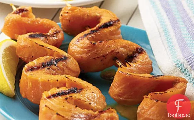 Brochetas de Salmón a La Parrilla
