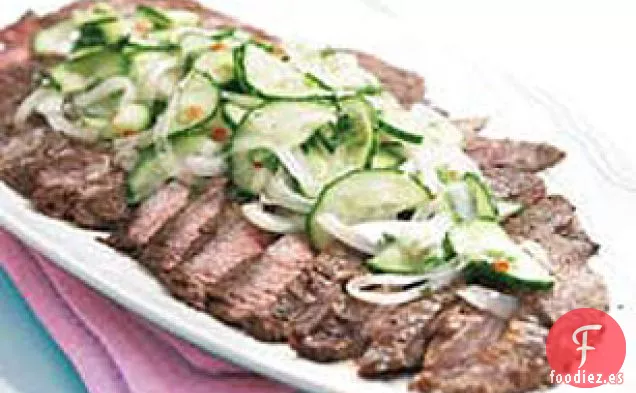 Bistec Picante a la Parrilla con Ensalada de Pepino