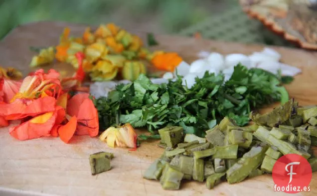 Taco De Cangrejo Y Cactus Con Salsa De Tomate