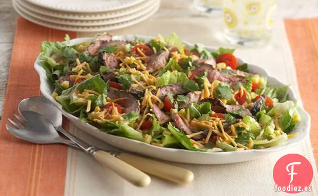 Ensalada de Carne con Maíz y Tomates