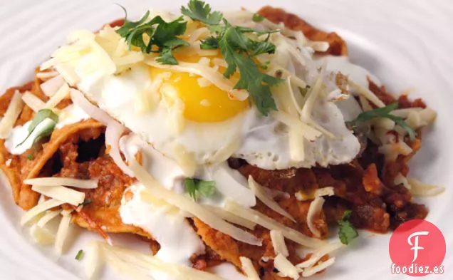 Chilaquiles Con Salsa Y Huevos