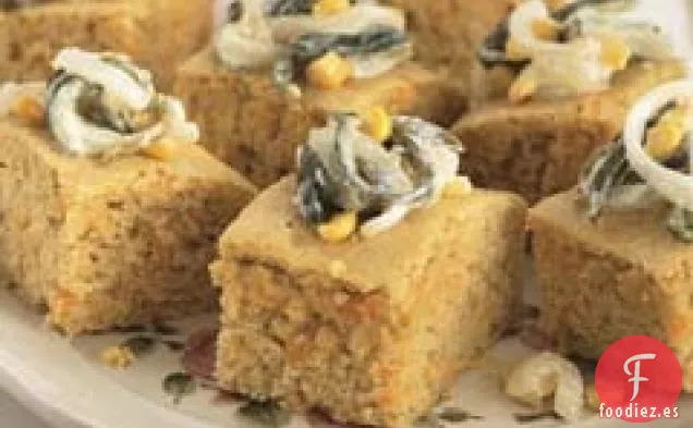 Pan de Maíz con Poblanos y Crema Agria