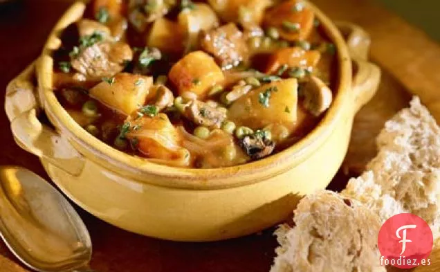 Estofado de Verduras Abundante Sazonado con Carne de Res