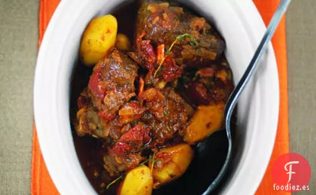 Carne de Res y Cerveza con Patatas Amarillas