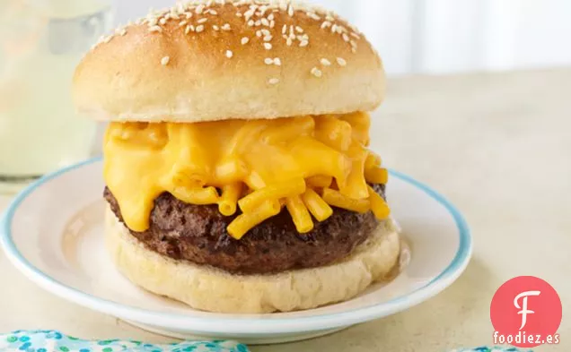 Hamburguesa con Queso y Macarrones