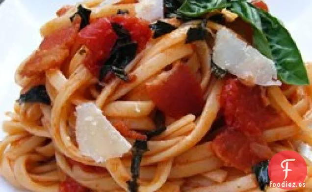 Linguine de Tocino y Tomate con Pimienta
