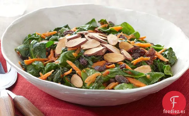 Espinacas Salteadas con Zanahorias, Pasas y Almendras