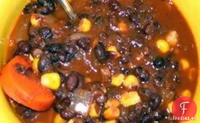 Sopa Vegana de Frijoles Negros