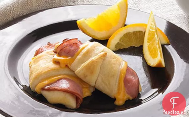 Rollitos Calientes de Jamón y Queso