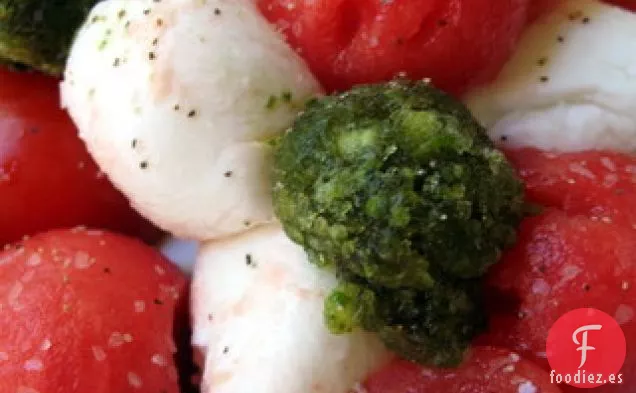 Caprese de tomate y sandía Con Granizado De Albahaca