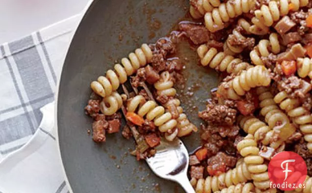 Verduras Mixtas con Jamón Ahumado, Guisantes de Ojos Negros y Aderezo de Pimiento Rojo Asado