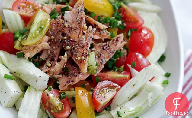 Salmón A La Pimienta, Hinojo Y Tomates