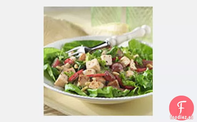 Ensalada Cremosa de Pollo con Semillas de Amapola y Piñones