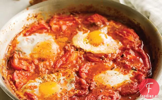 Tomates al Pimentón con Huevos Escalfados (Shakshouka)