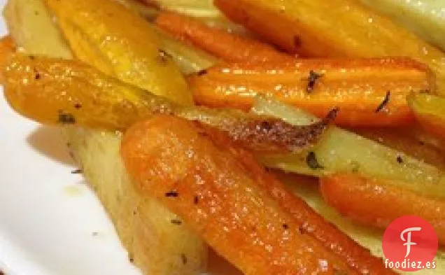 Batatas Asadas y Verduras Con Tomillo y Jarabe de Arce