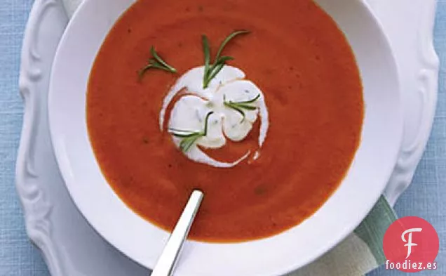 Sopa de Tomate fría con crema fraîche de Estragón