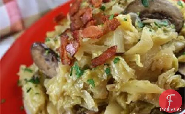 Repollo Frito Sureño con Tocino, Champiñones y Cebollas