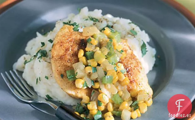 Pollo a la Harina de Maíz Frito con Maíz y Cebolla