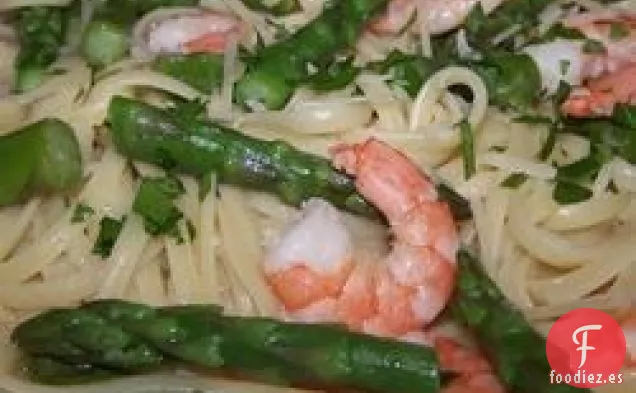 Fettuccine de Camarones y Espárragos