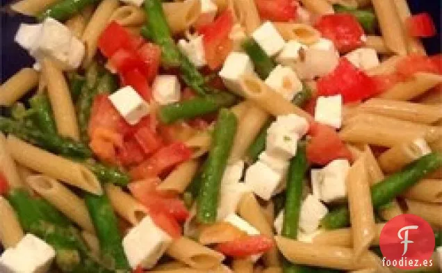 Ensalada de Pasta Caprese Caliente con Limón, Ajo y Espárragos