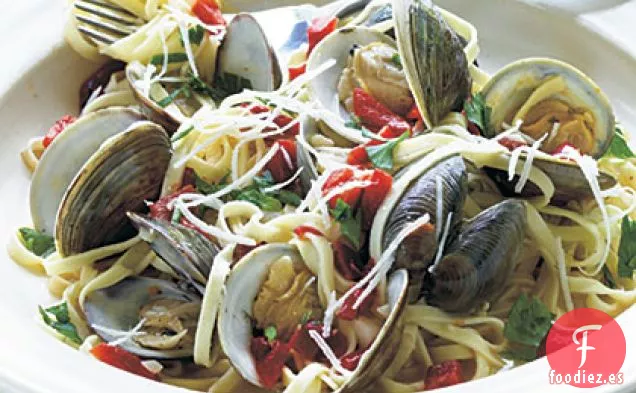 Linguini de Ajo Fresco con Almejas