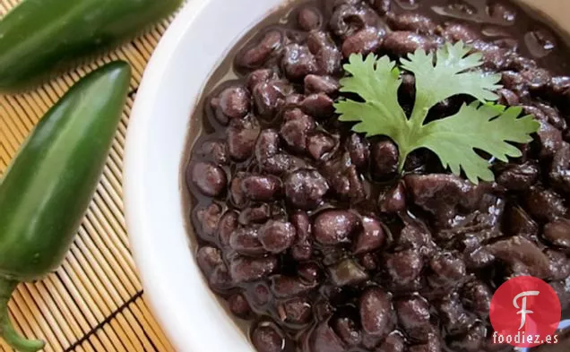Frijoles Negros Picantes y Tomates