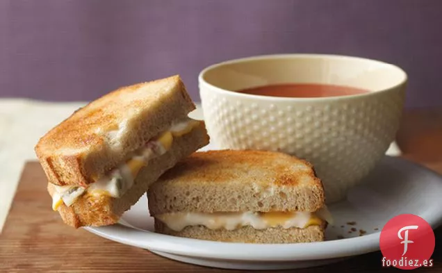 Combo de Sopa de Tomate y Queso a la Parrilla Picante