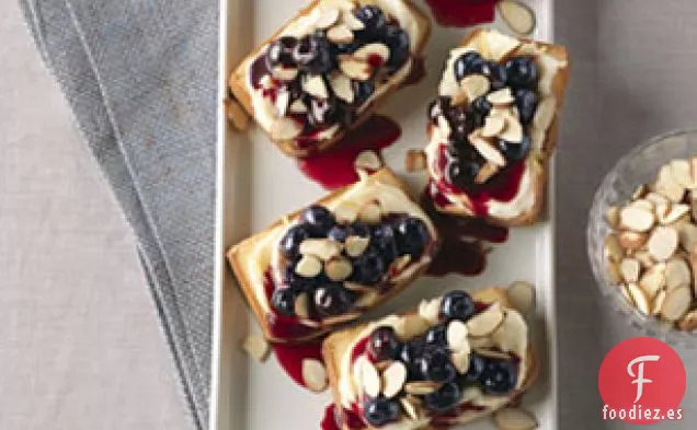 Postres de Chocolate Blanco y Arándanos