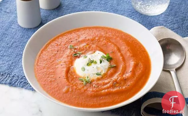 Rica Sopa de Tomate Asado