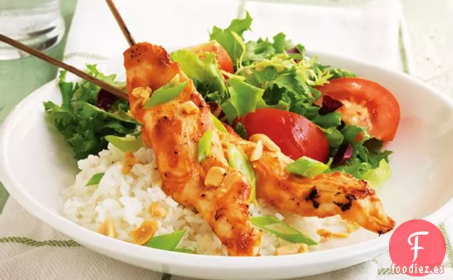 Brochetas de Pollo Fáciles con Salsa de Maní